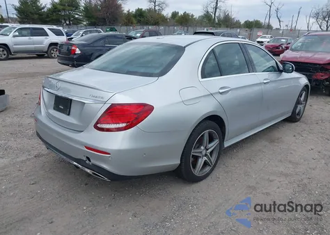 2017 Mercedes-Benz E 300 4Matic z USA, uszkodzony, nr VIN WDDZF4KB7HA206276